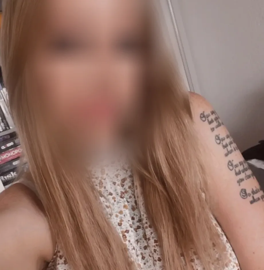 Andrea, 30