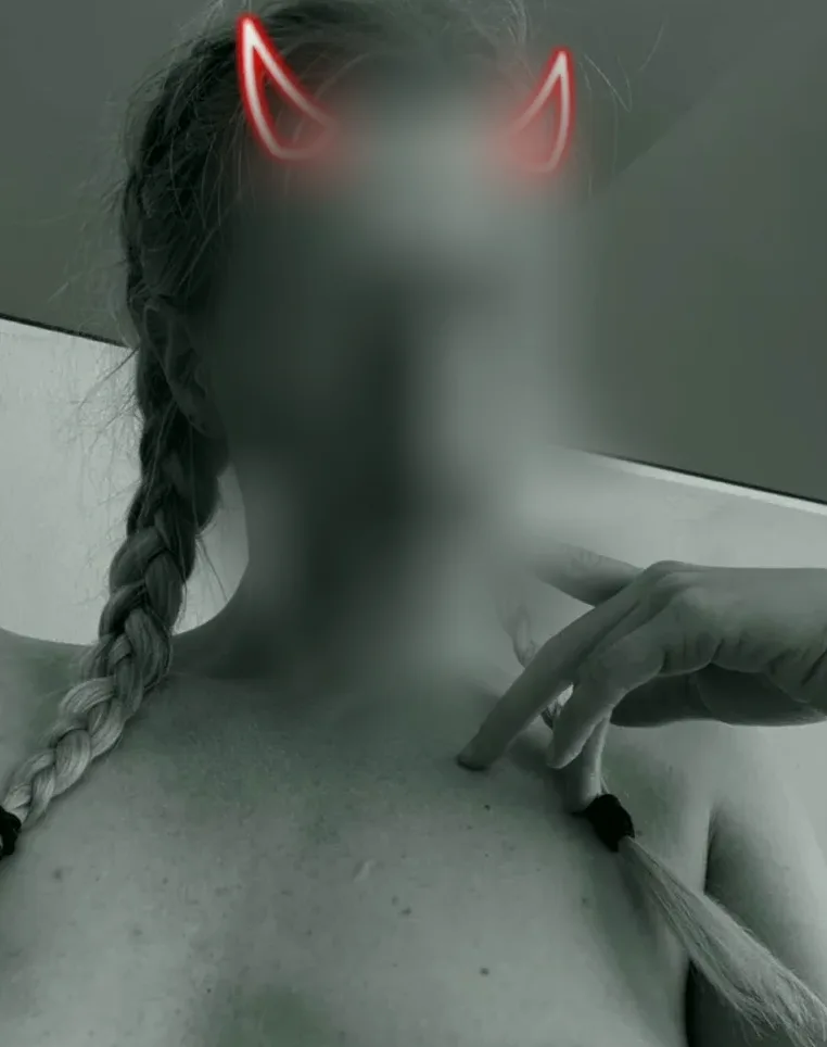 Anna, 32