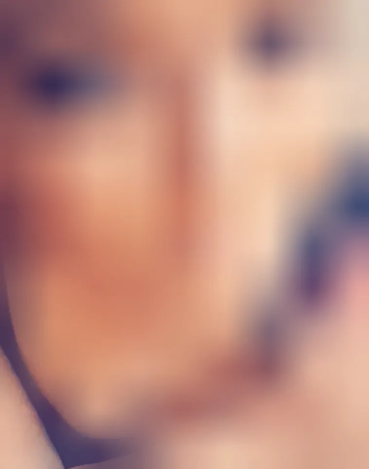 Lucia, 37